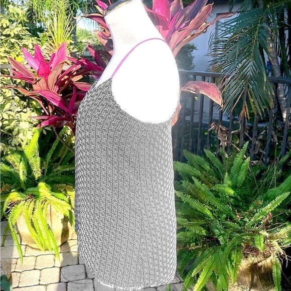 Express Contrast Strap Tank - Picture 2 of 5